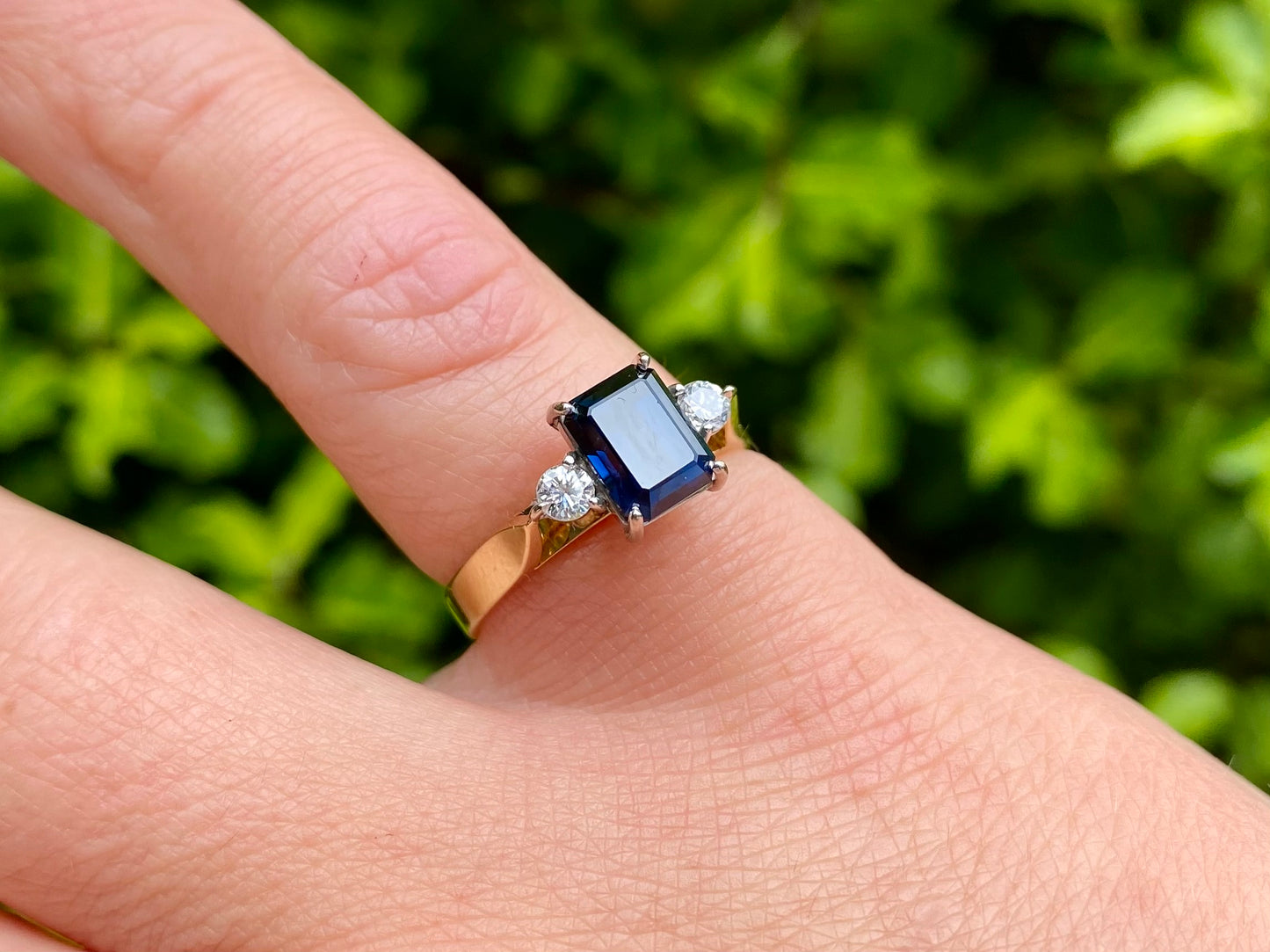 18ct Gold Sapphire & Diamond Ring