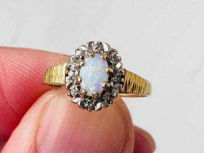 Vintage 9ct Gold Opal & Diamond Ring