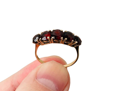 Vintage 9ct Gold Garnet Ring