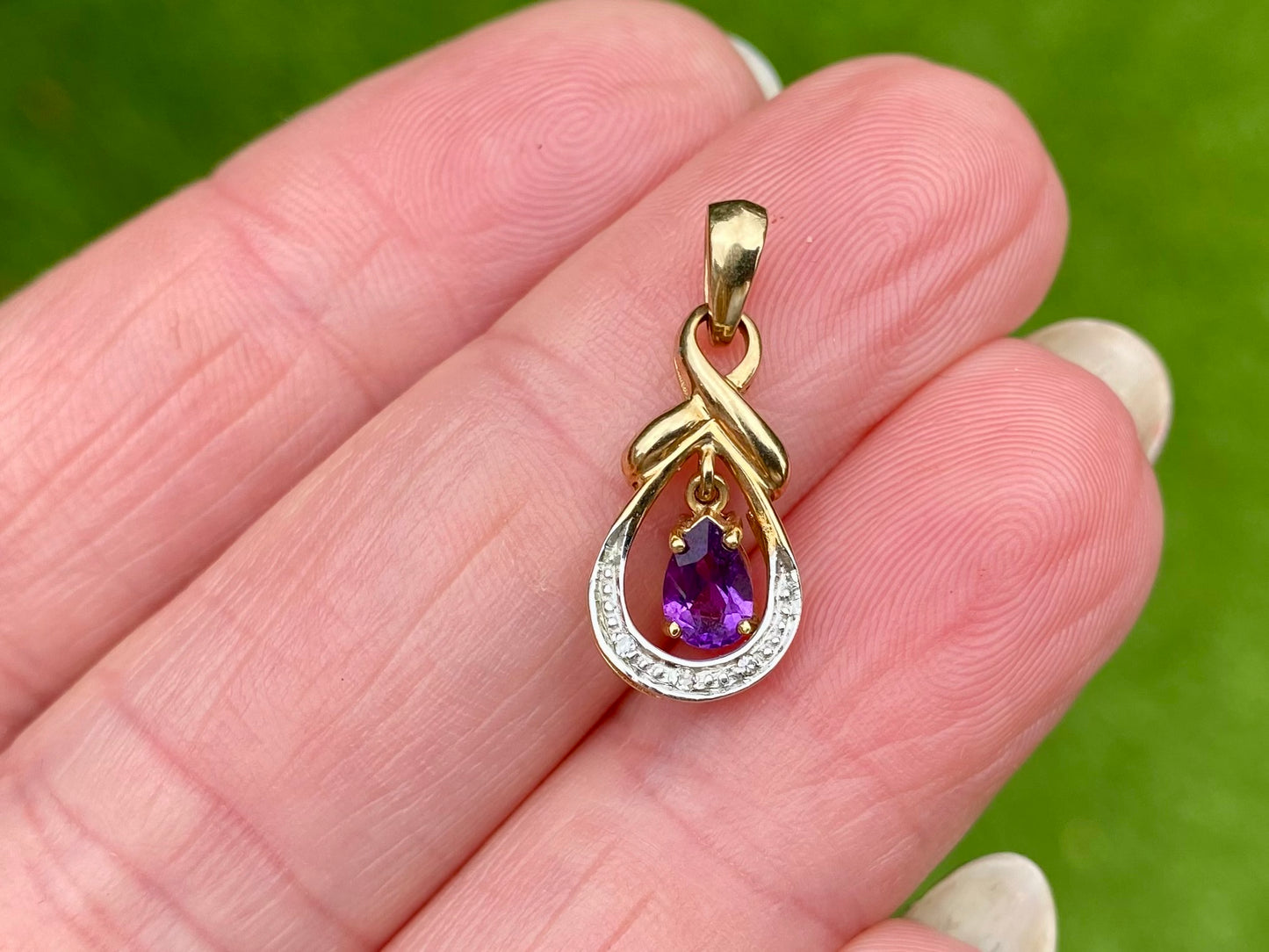 9ct Gold Amethyst & Diamond Pendant