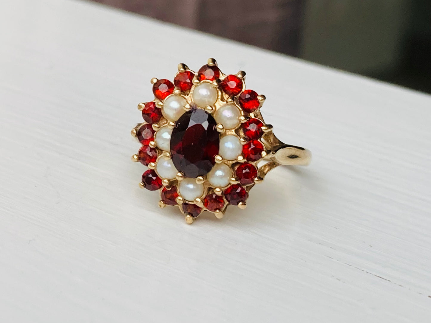 Vintage 9ct Gold Garnet & Pearl Ring