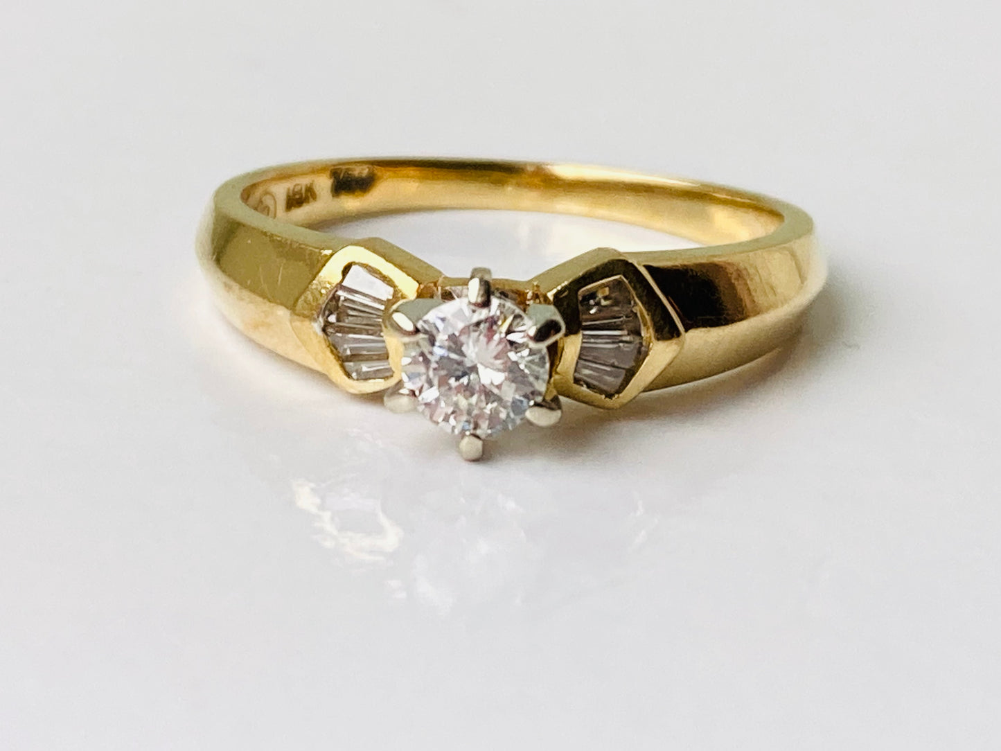 18ct Gold Diamond Ring