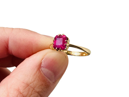 Vintage 18ct Gold Ruby Ring