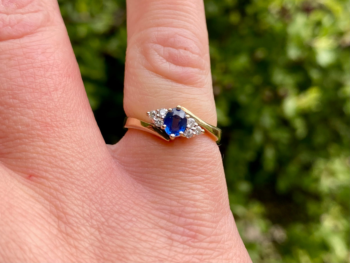 Vintage 9ct Gold Sapphire & Diamond Ring
