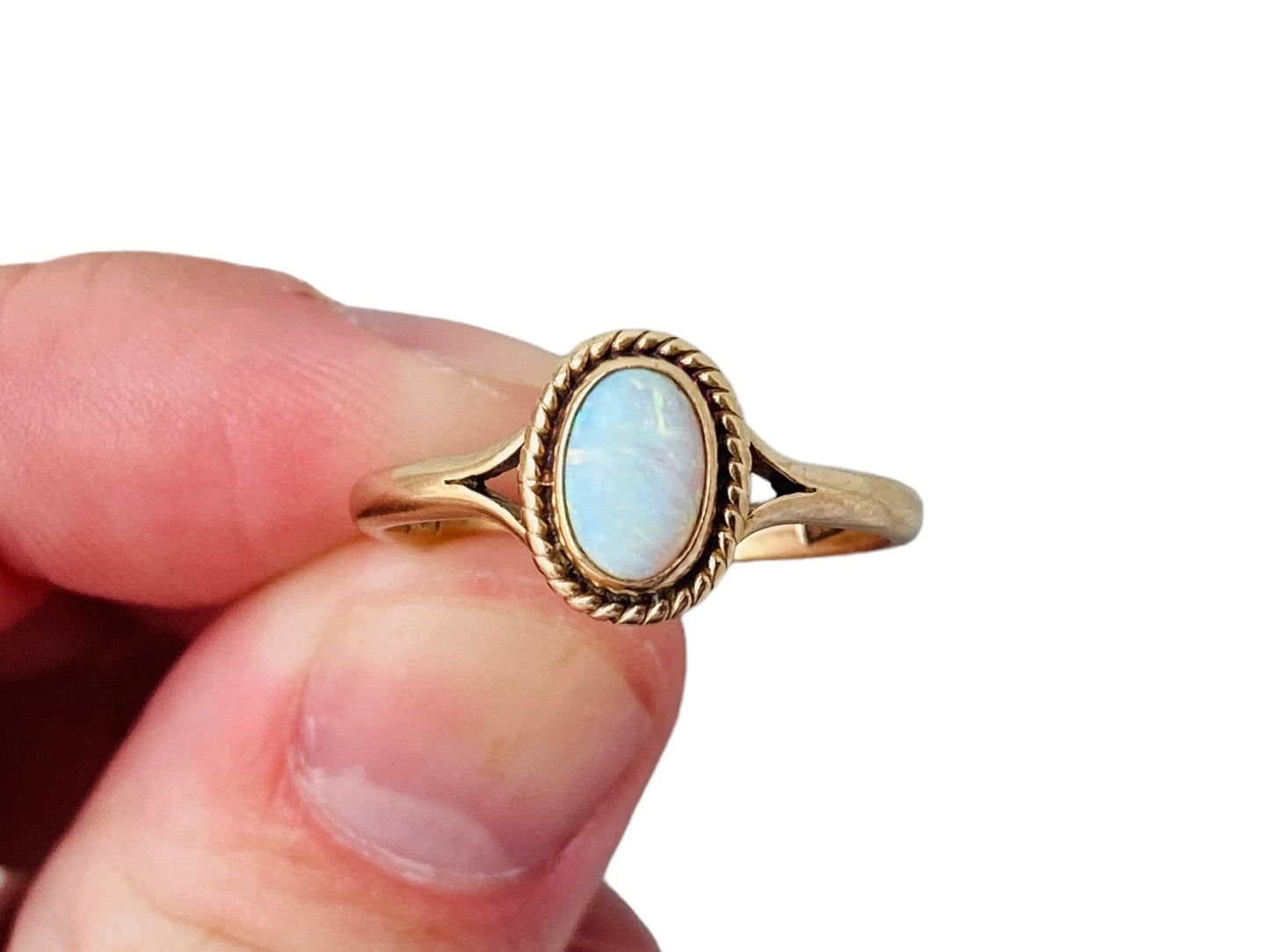 Antique 9ct Gold Opal Ring