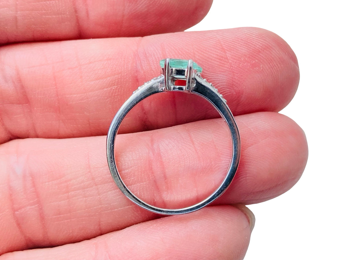 9ct Gold Siberian Emerald & White Topaz Ring