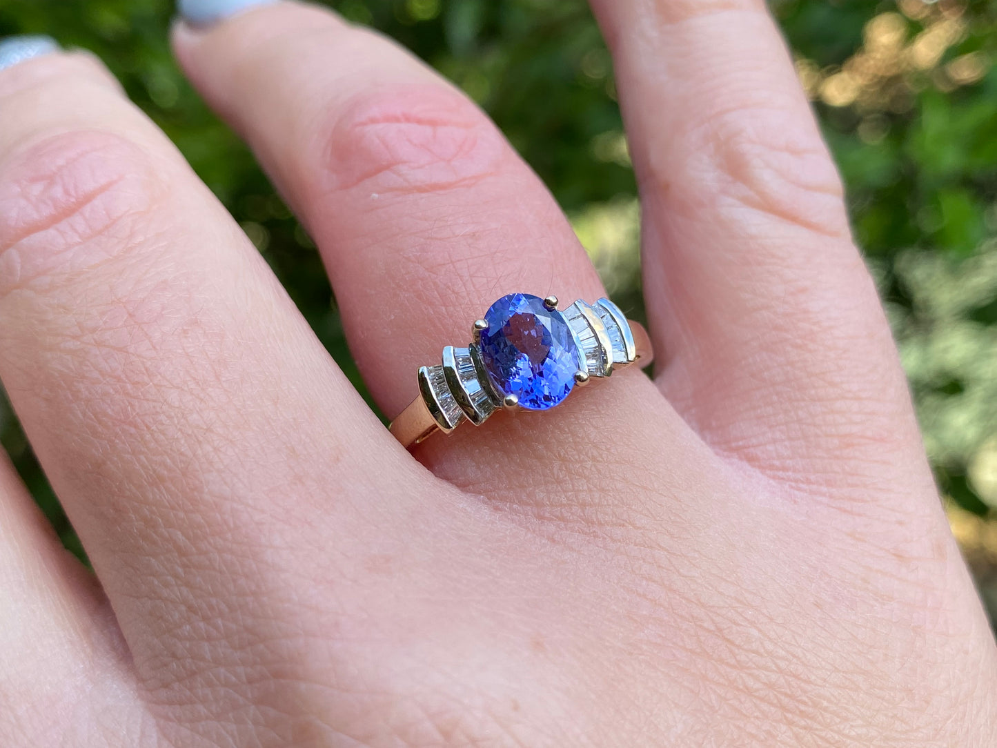 9ct Gold Tanzanite & Diamond Ring