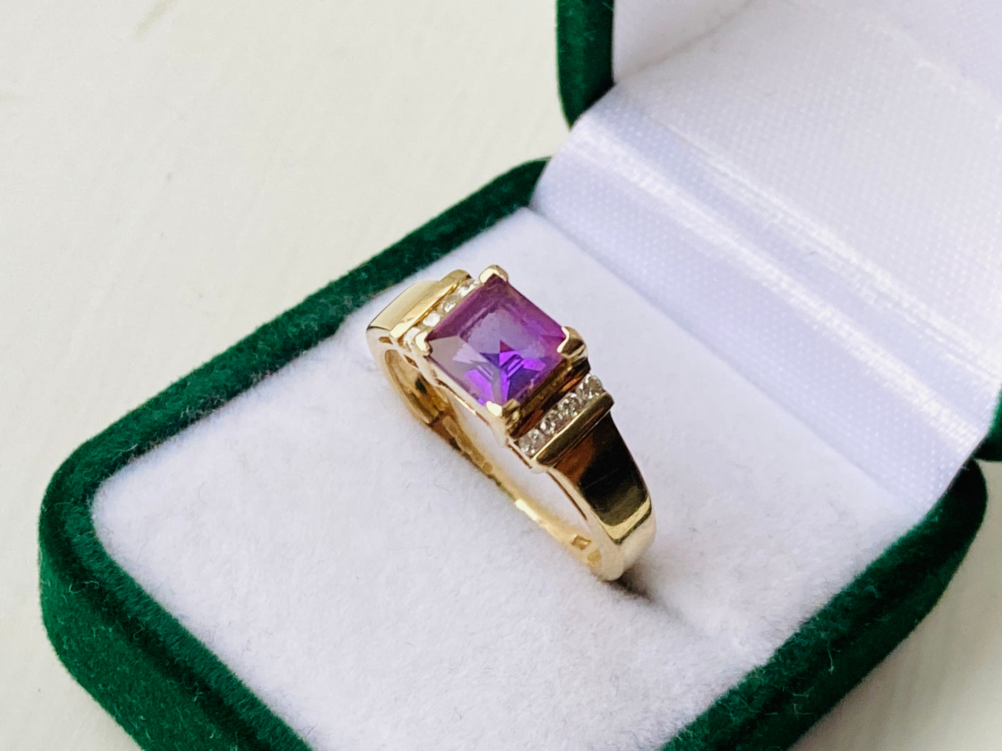 9ct Gold Amethyst & Diamond Ring