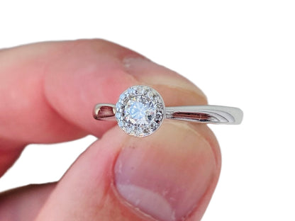 18ct Gold Kissing Diamond Ring