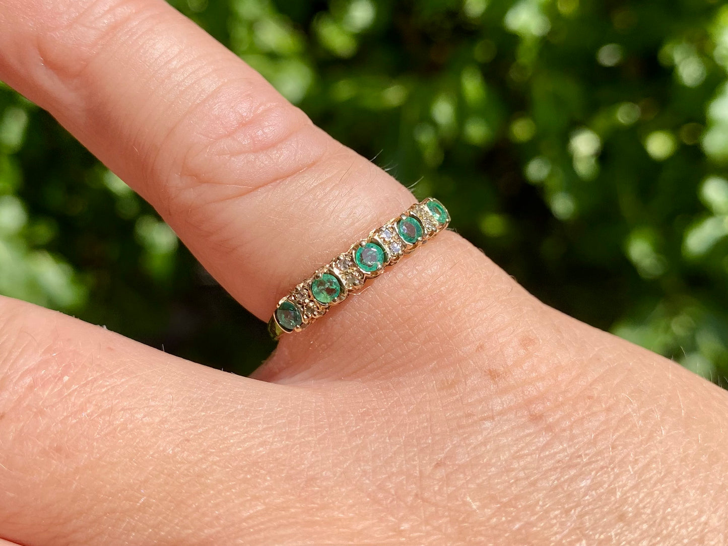 Vintage 9ct Gold Emerald & Diamond Ring