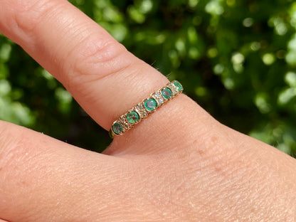 Vintage 9ct Gold Emerald & Diamond Ring