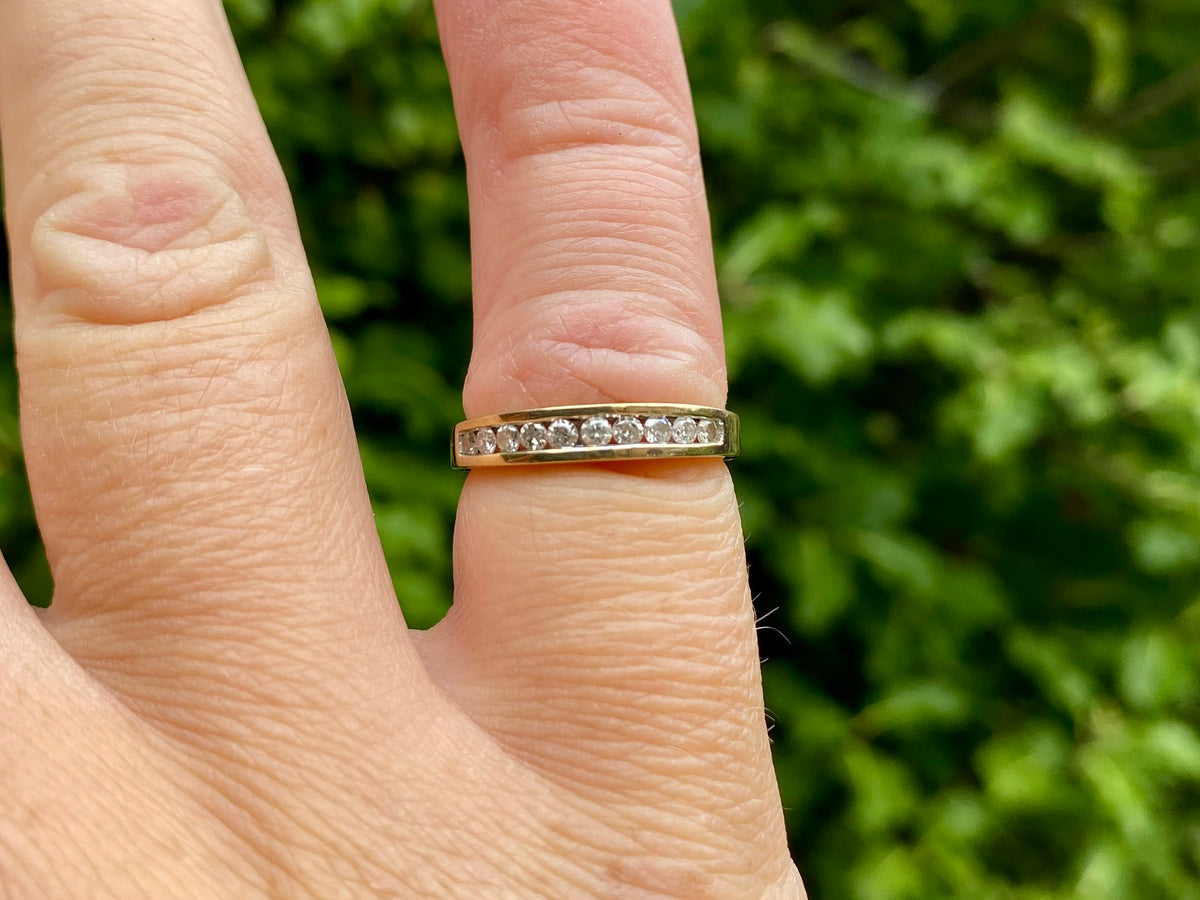 9ct Gold Ten-Stone 0.26ct Diamond Ring
