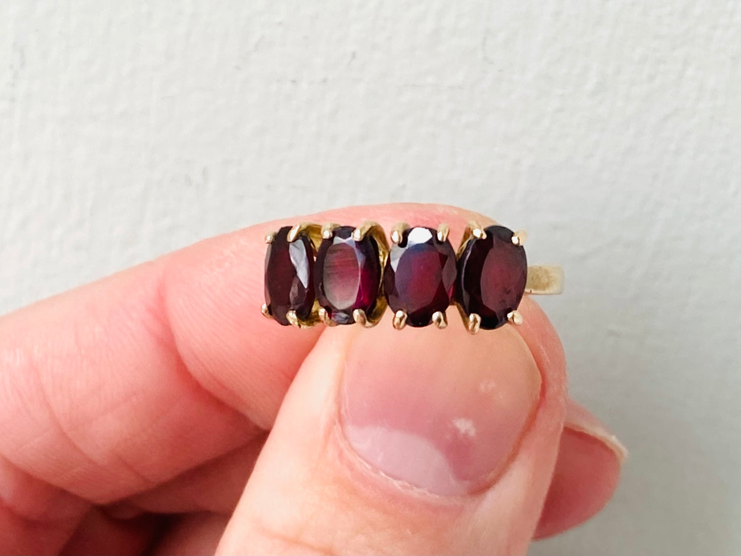 9ct Gold Garnet Ring