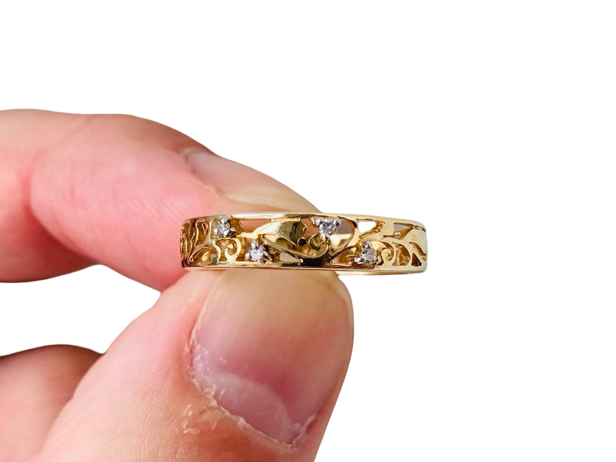 9ct Gold Diamond Ring