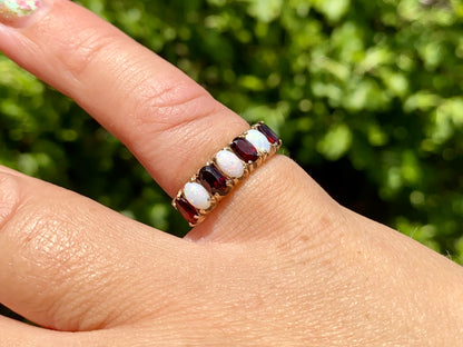 Vintage 9ct Gold Opal & Garnet Ring