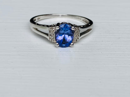 9ct Gold Tanzanite & Diamond Ring