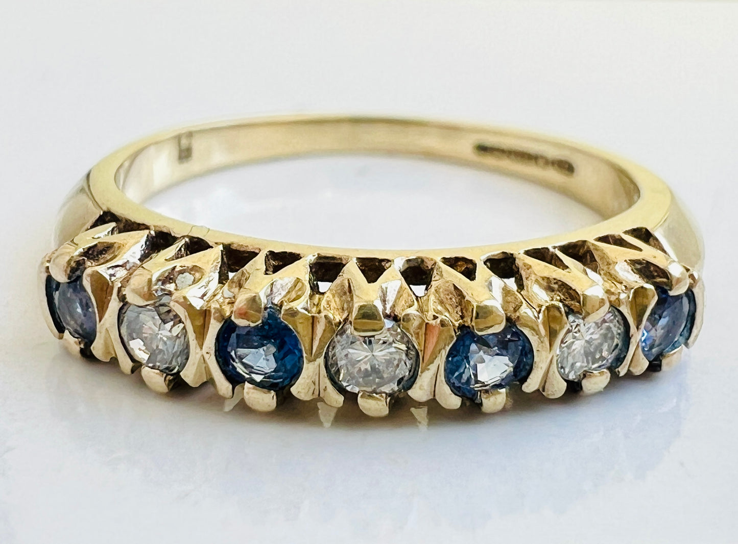 Vintage 9ct Gold Sapphire & Diamond Ring