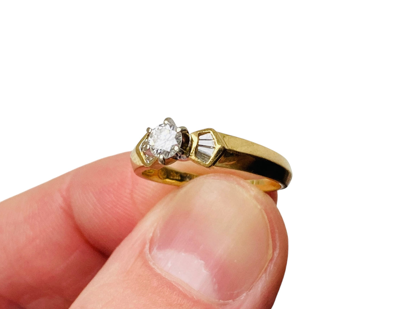 18ct Gold Diamond Ring