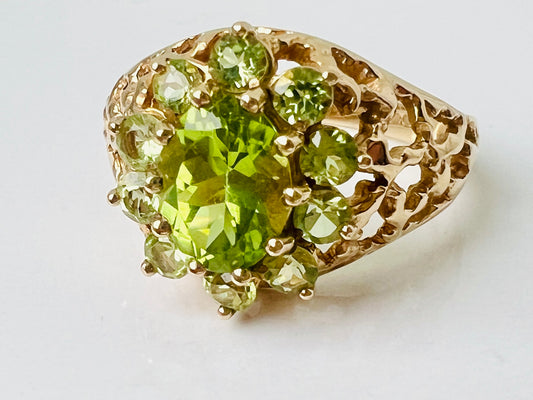 9ct Gold Peridot Ring