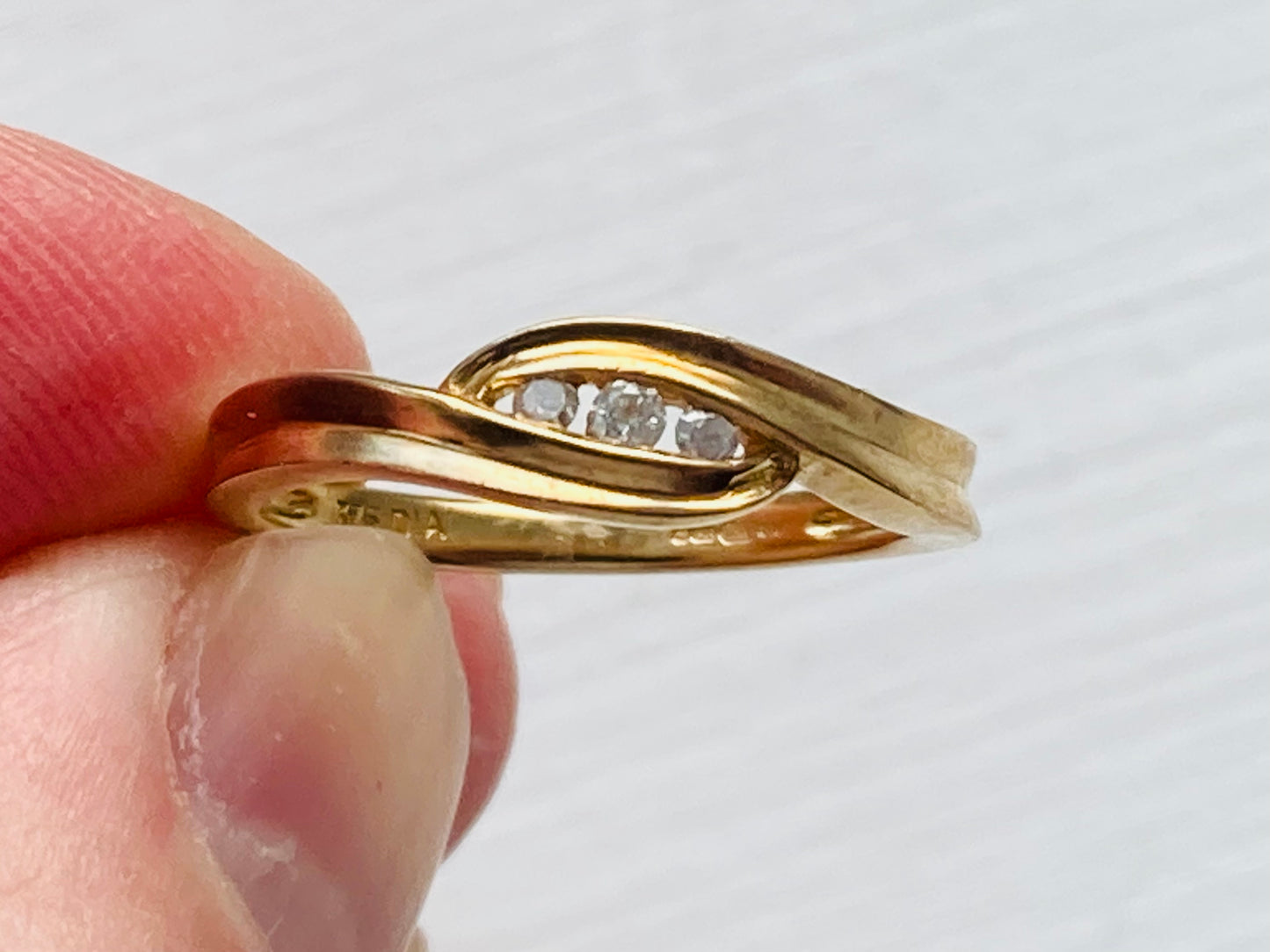 9ct Gold Diamond Ring