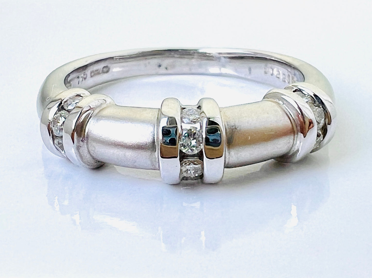 18ct Gold Diamond Ring