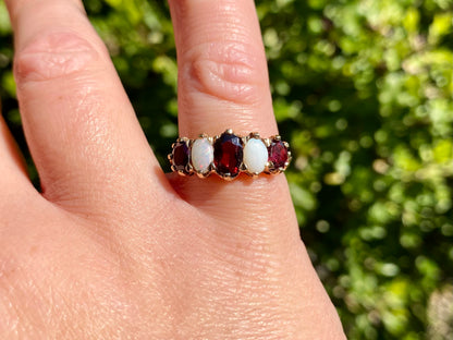 Vintage 9ct Gold Opal & Garnet Ring