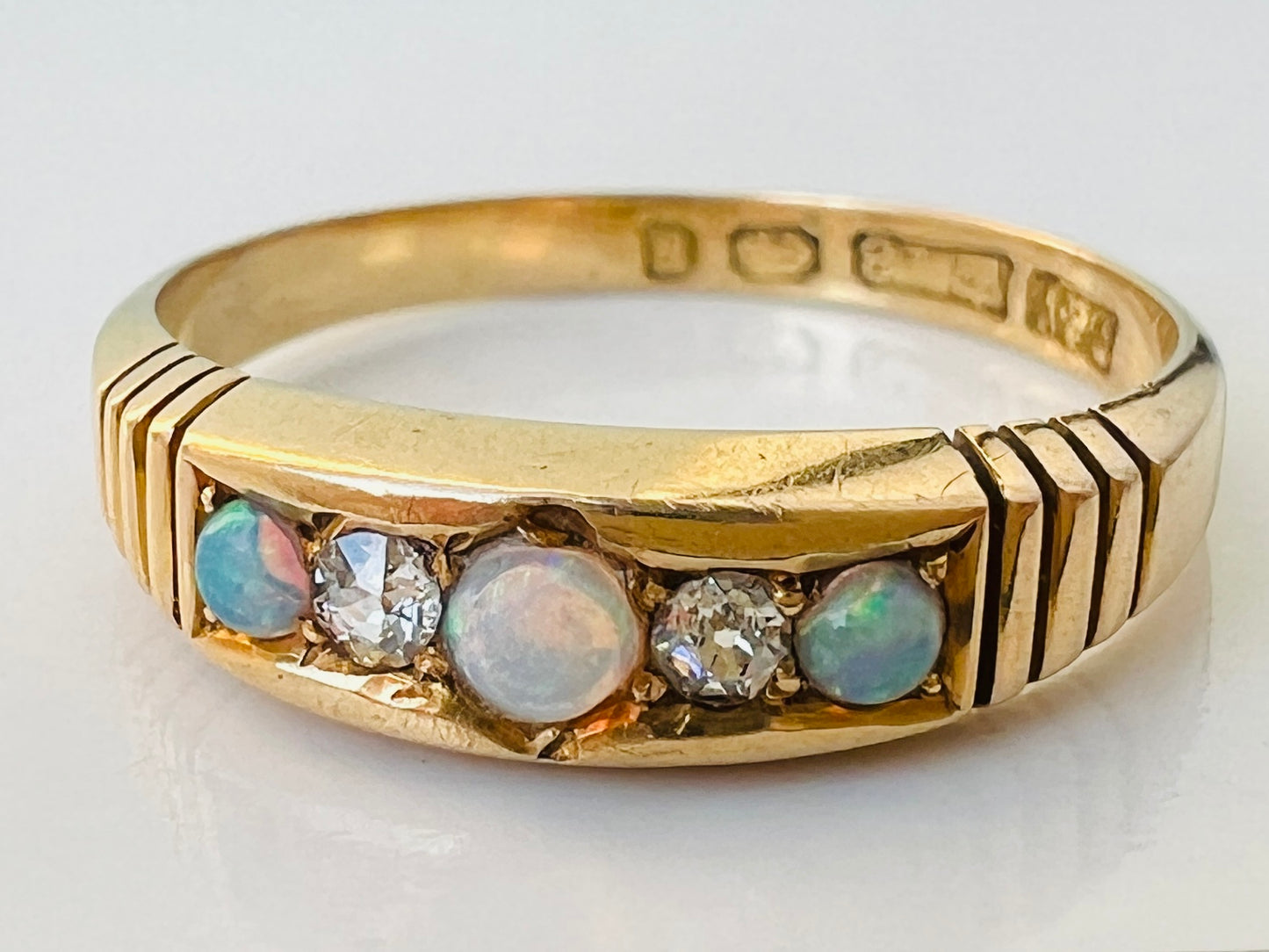 Antique 18ct Gold Opal & Diamond Ring