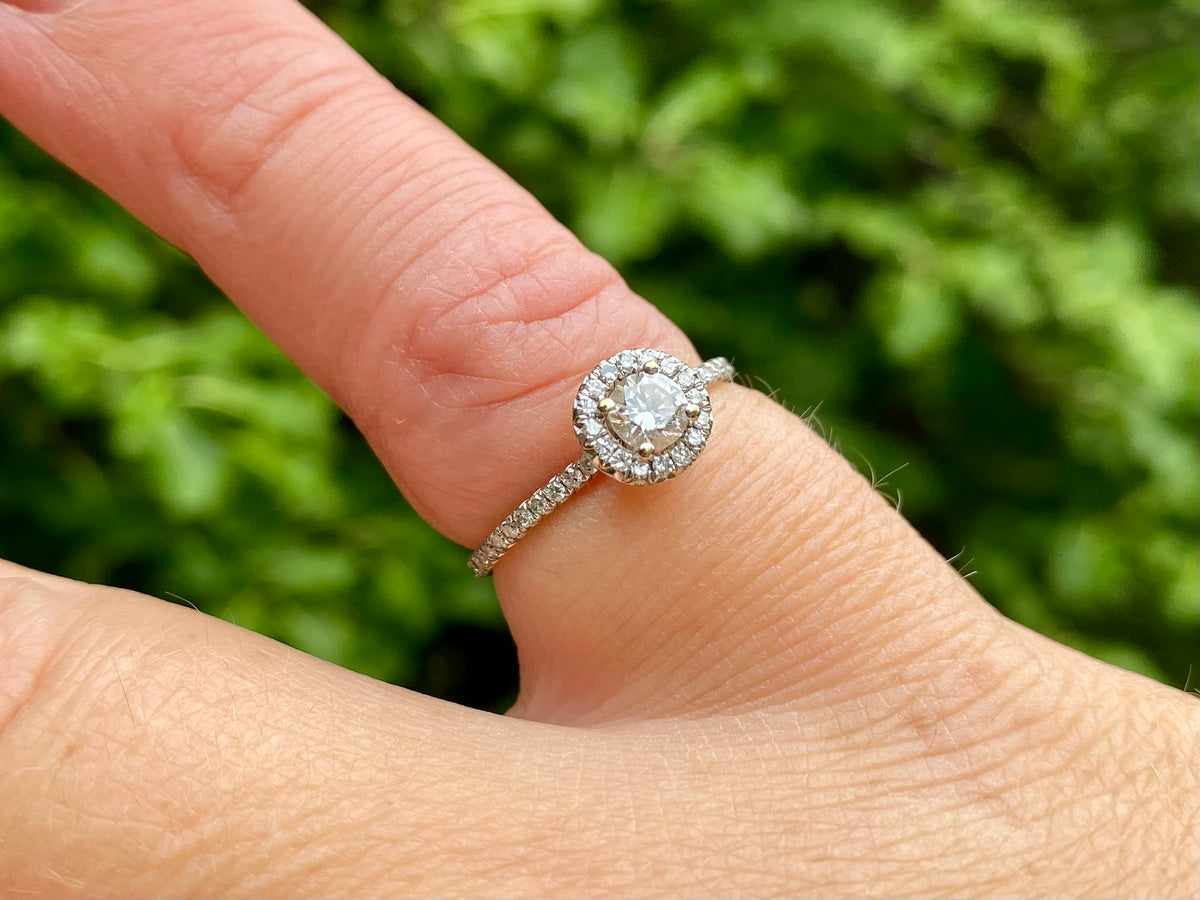 9ct Gold Diamond Ring