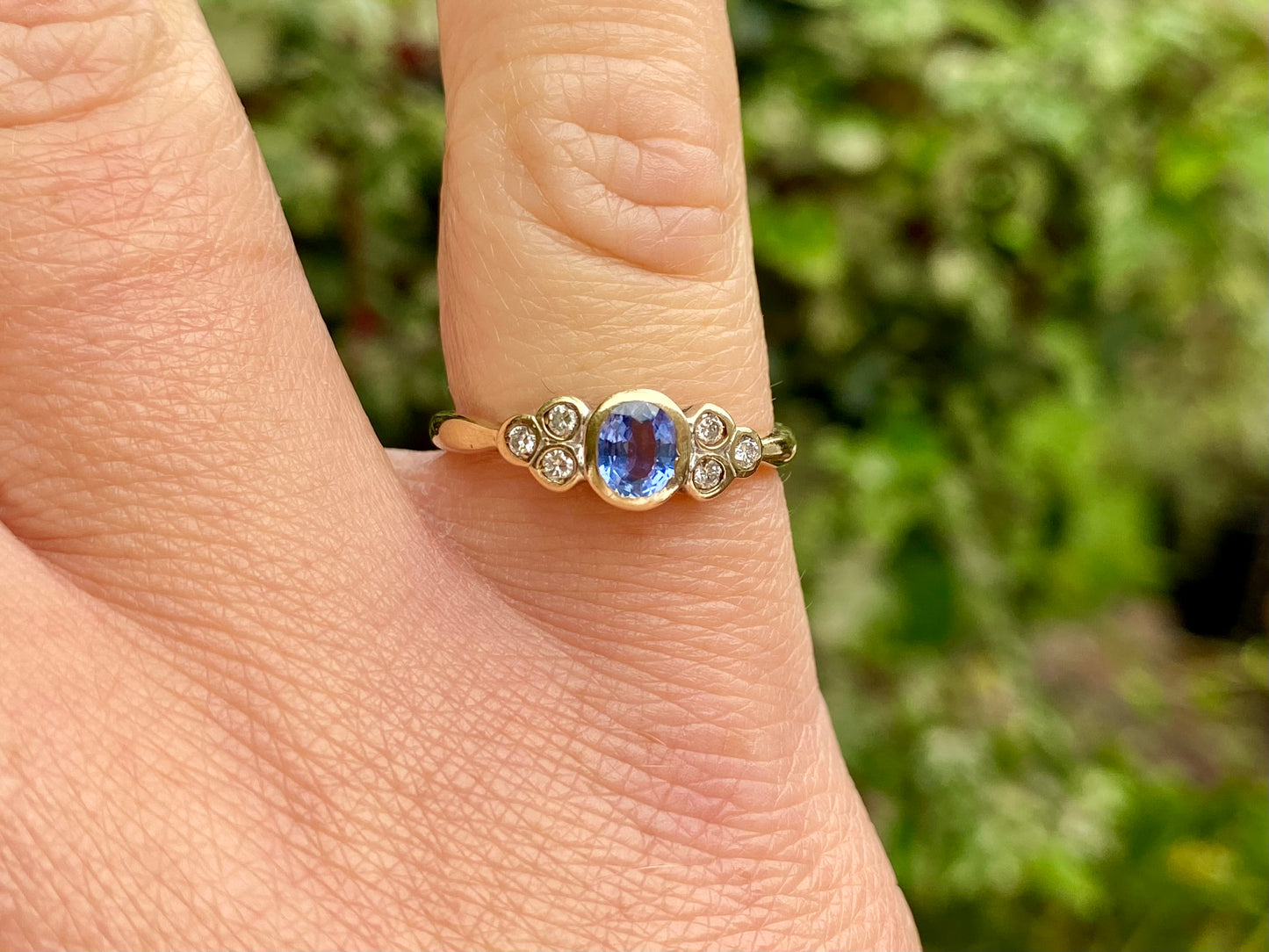 9ct Gold Sapphire & Diamond Ring