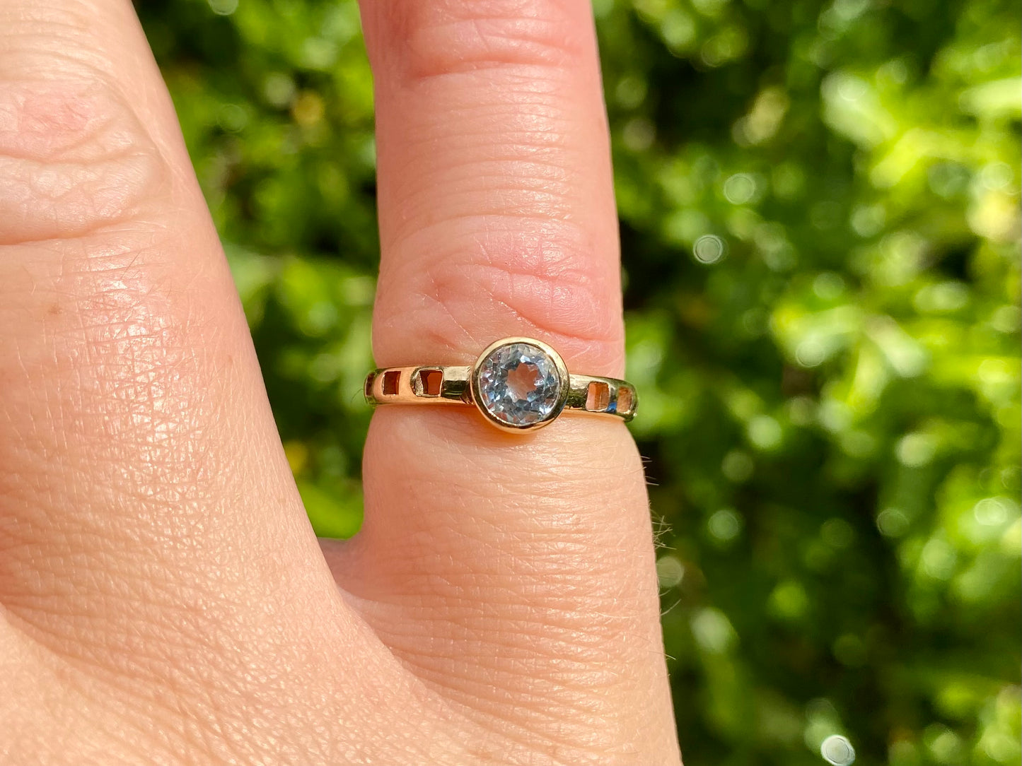 9ct Gold Topaz Ring