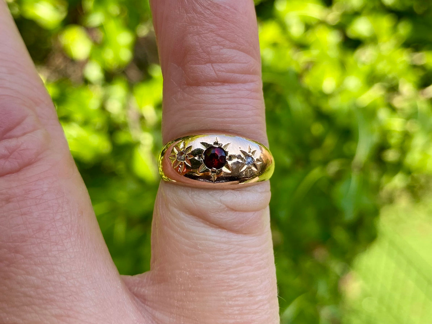 Antique 9ct Gold Garnet & Diamond Ring