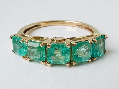 9ct Gold Emerald & Diamond Ring