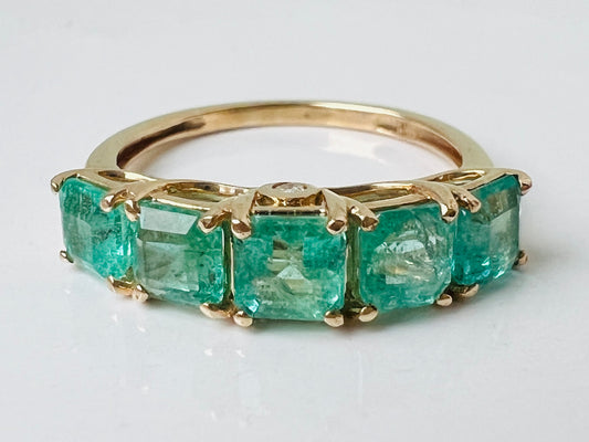 9ct Gold Emerald & Diamond Ring