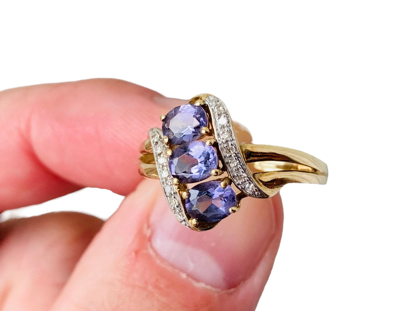 9ct Gold Tanzanite & Diamond Ring