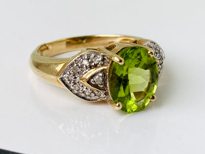 9ct Gold Peridot & Diamond Ring