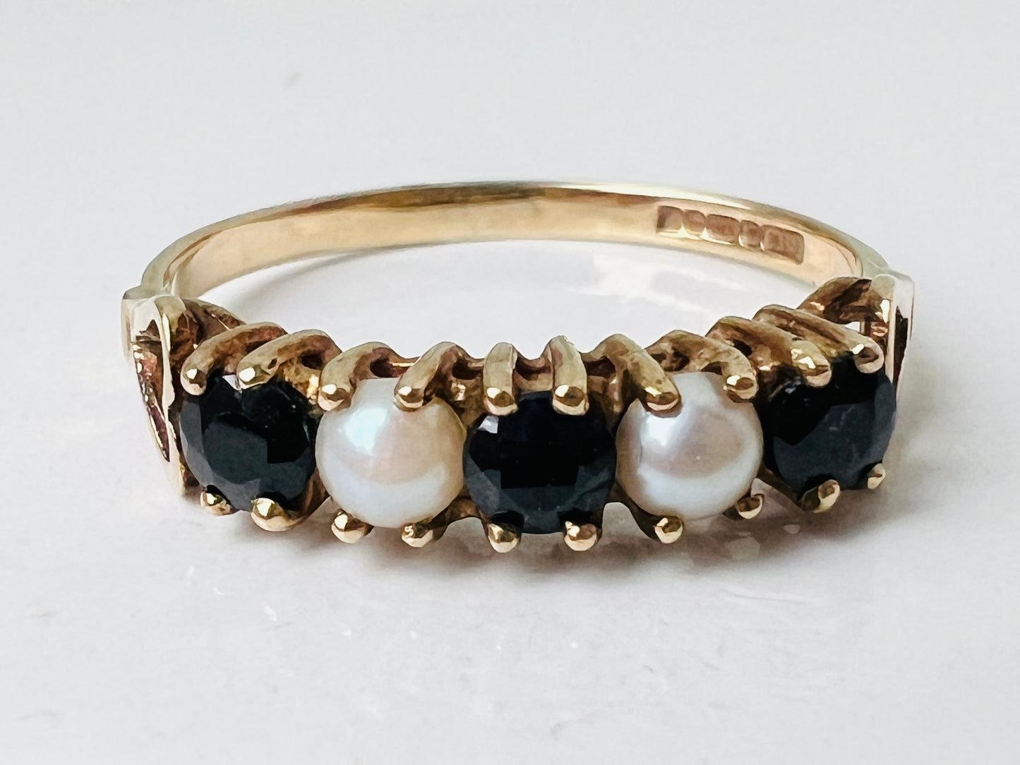Vintage 9ct Gold Sapphire & Pearl Ring