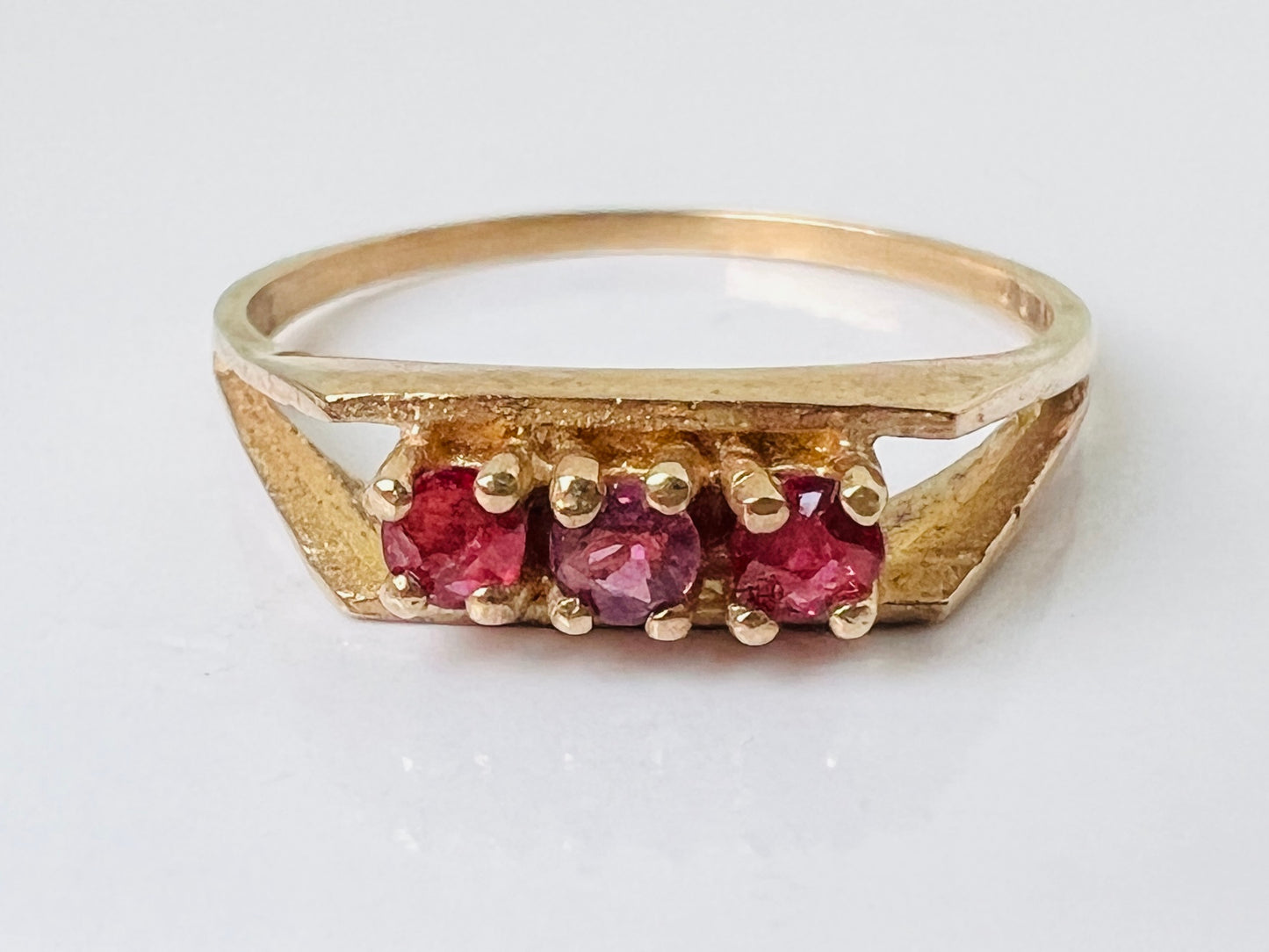 Vintage 9ct Gold Ruby Ring