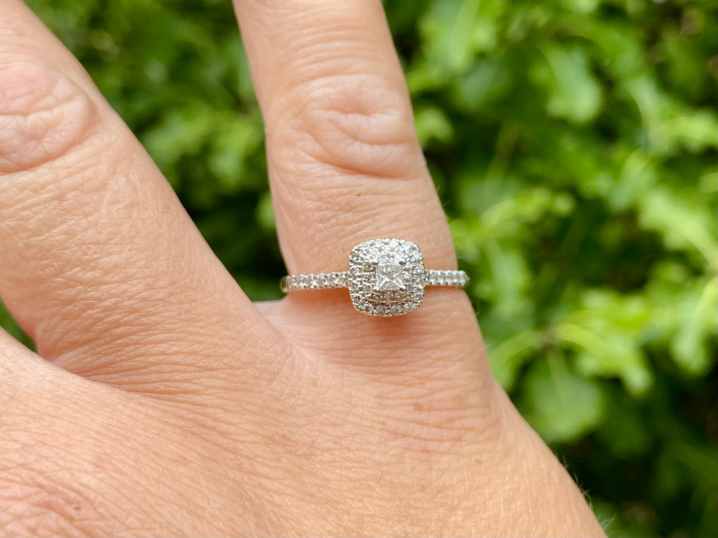 9ct Gold Diamond Ring