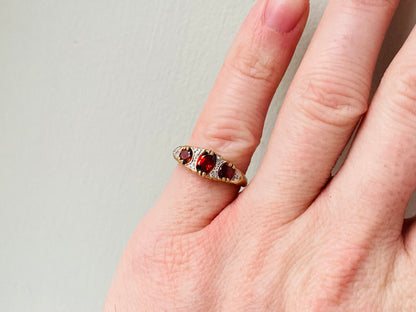 9ct Gold Garnet & Diamond Ring