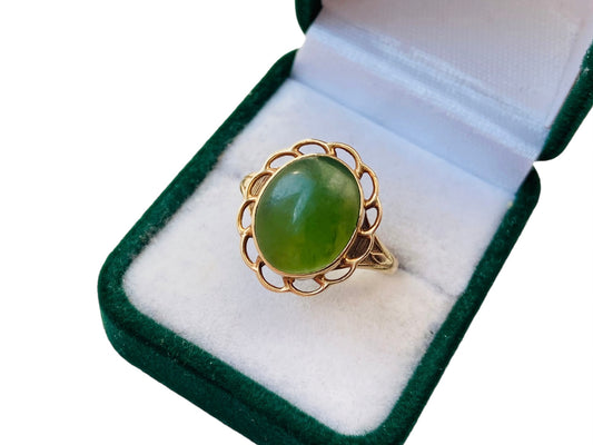 Vintage 9ct Gold Jade Ring