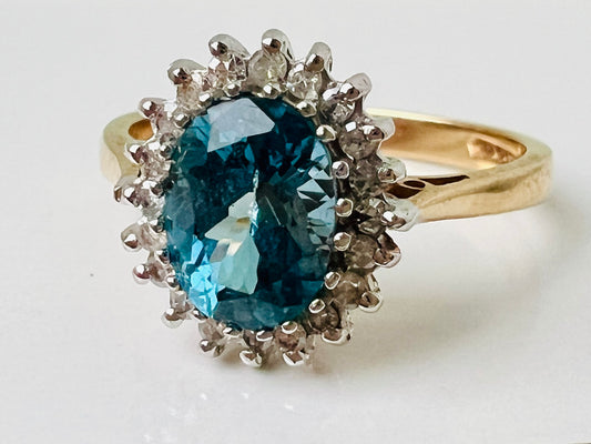 Vintage 9ct Gold Topaz & Diamond Ring