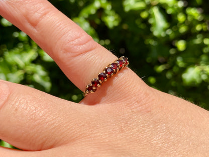 Vintage 9ct Gold Garnet Ring