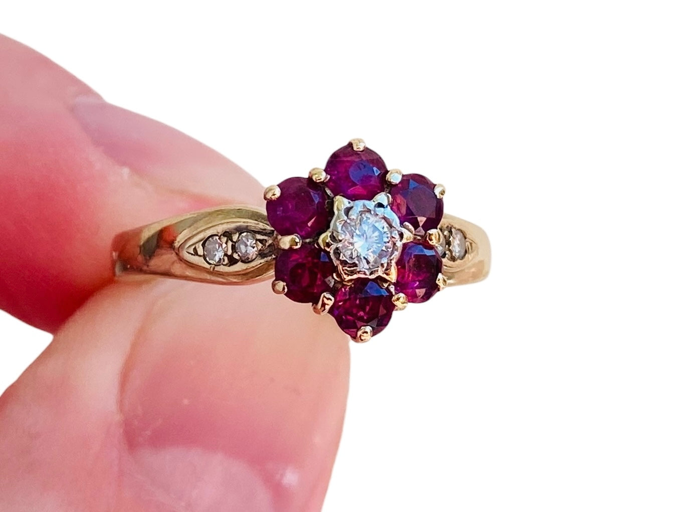 Vintage 9ct Gold Ruby & Diamond Daisy Ring