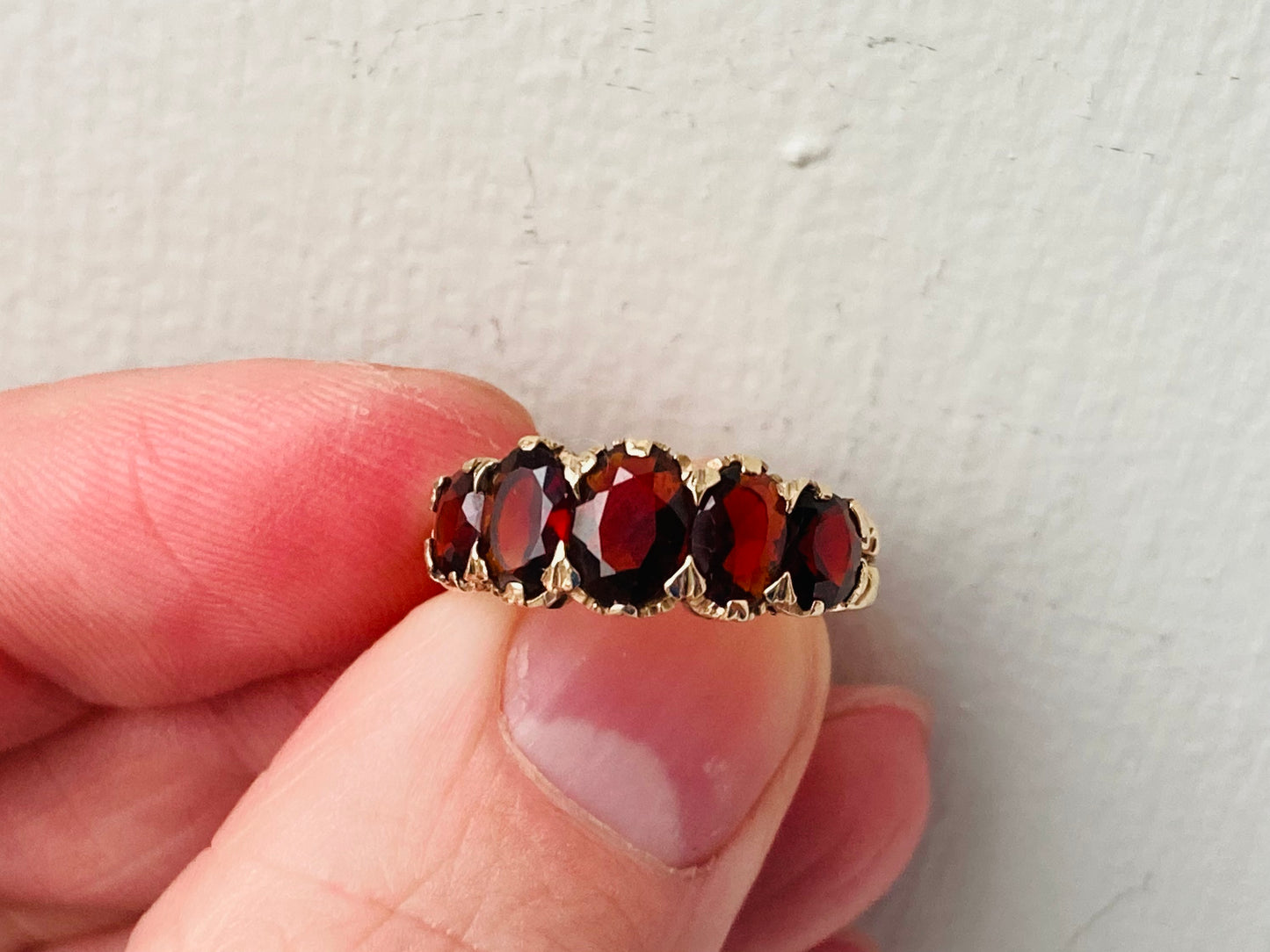 Vintage 9ct Gold Garnet Ring