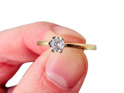 9ct Gold Diamond Ring