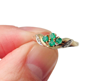 Vintage 9ct Gold Emerald & Diamond Ring