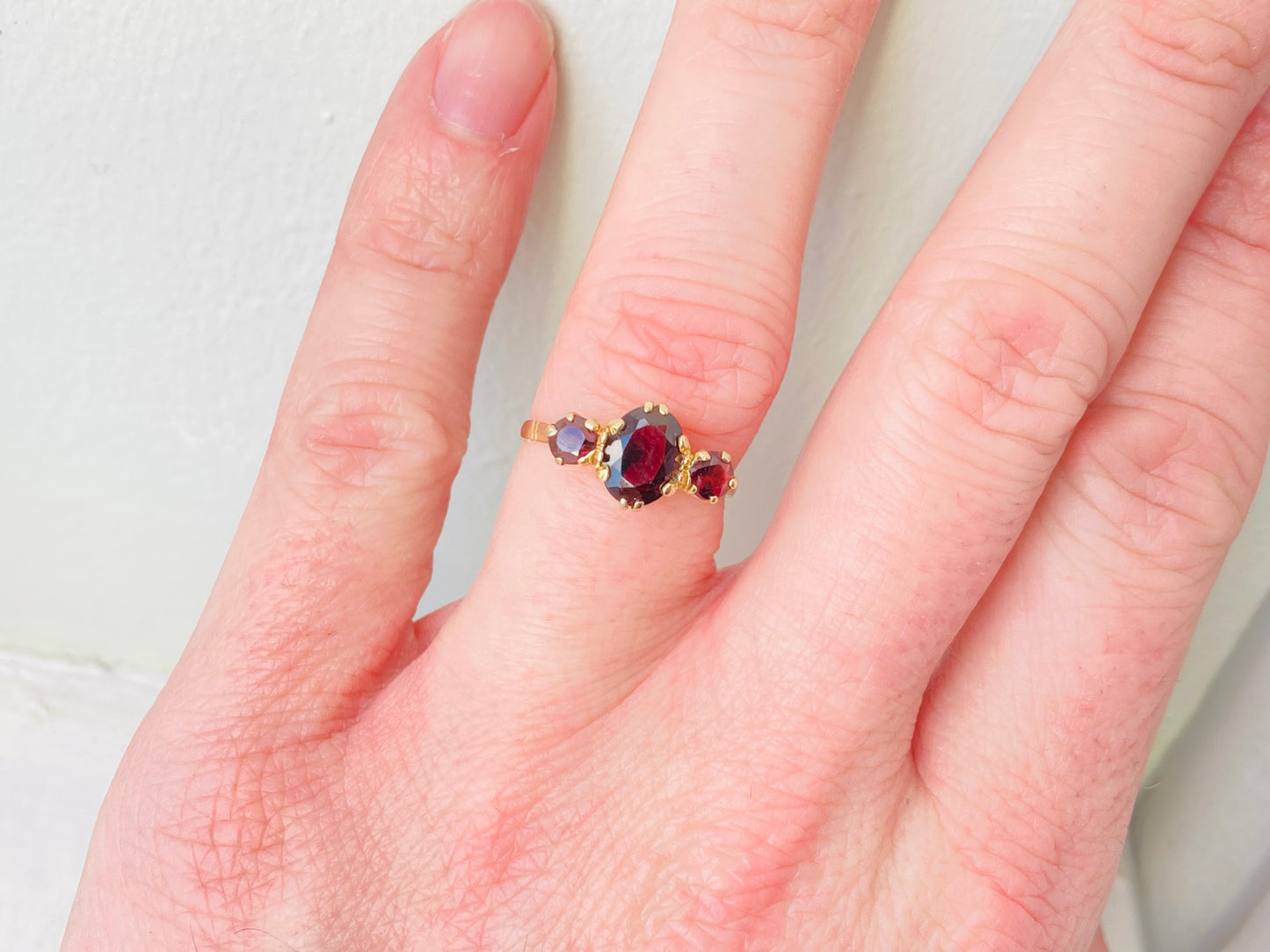 Vintage 9ct Gold Garnet Ring