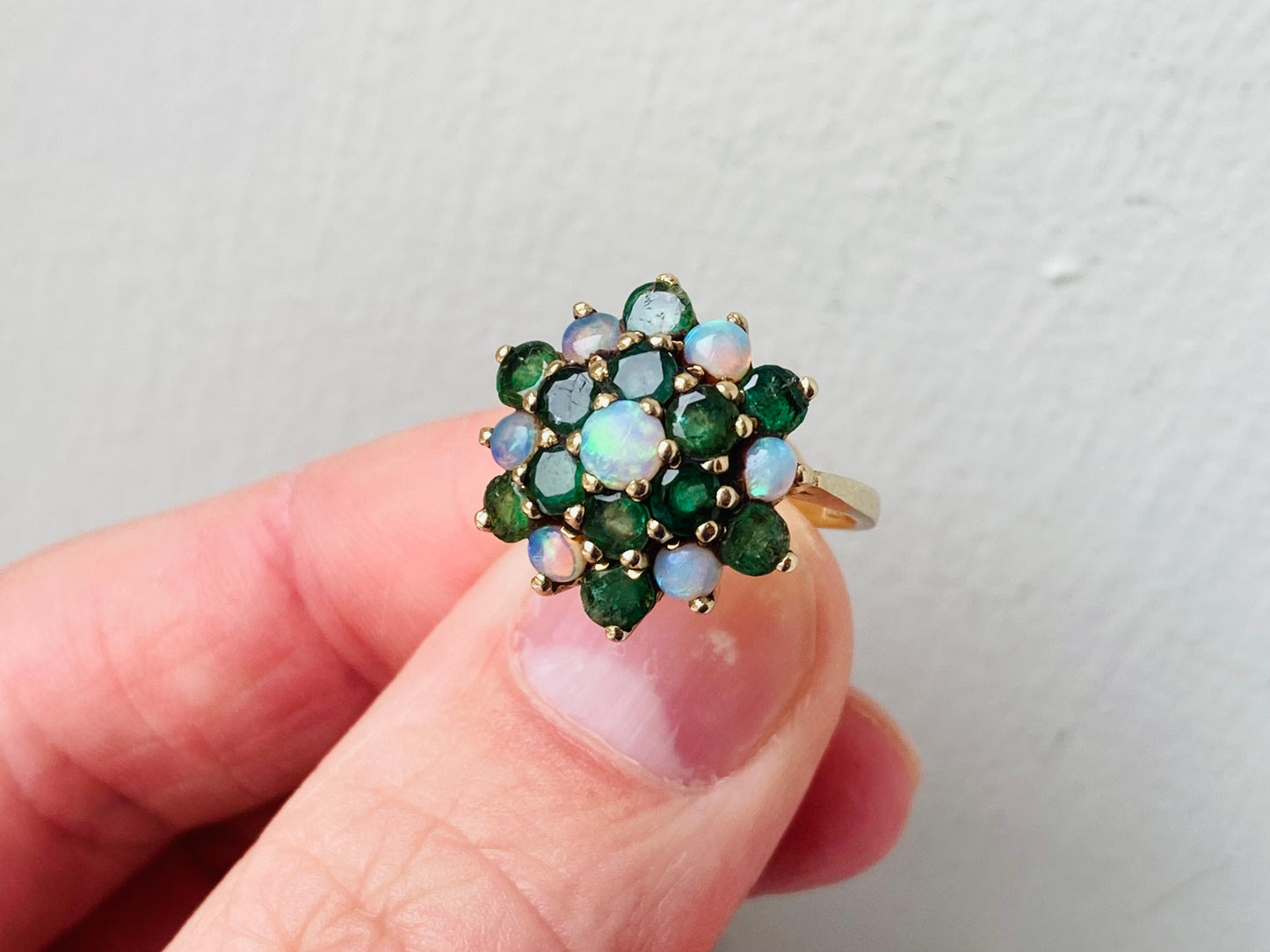 Vintage 9ct Gold Emerald & Opal Ring