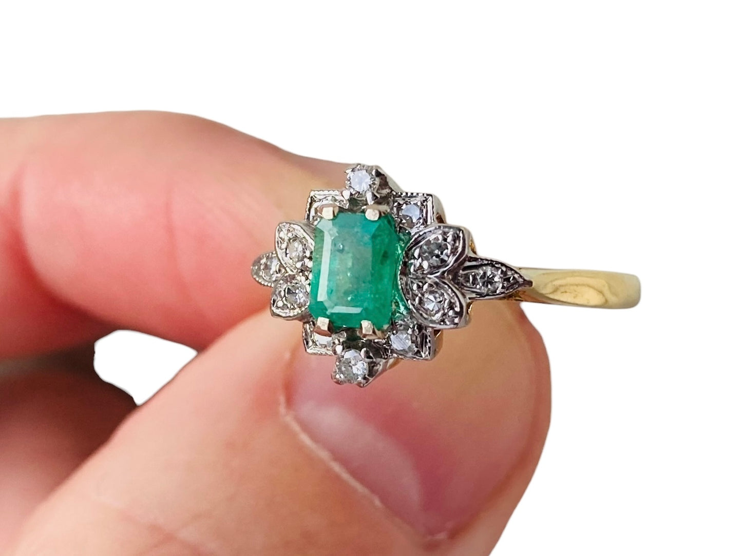 Vintage 18ct Gold Emerald & Diamond Ring