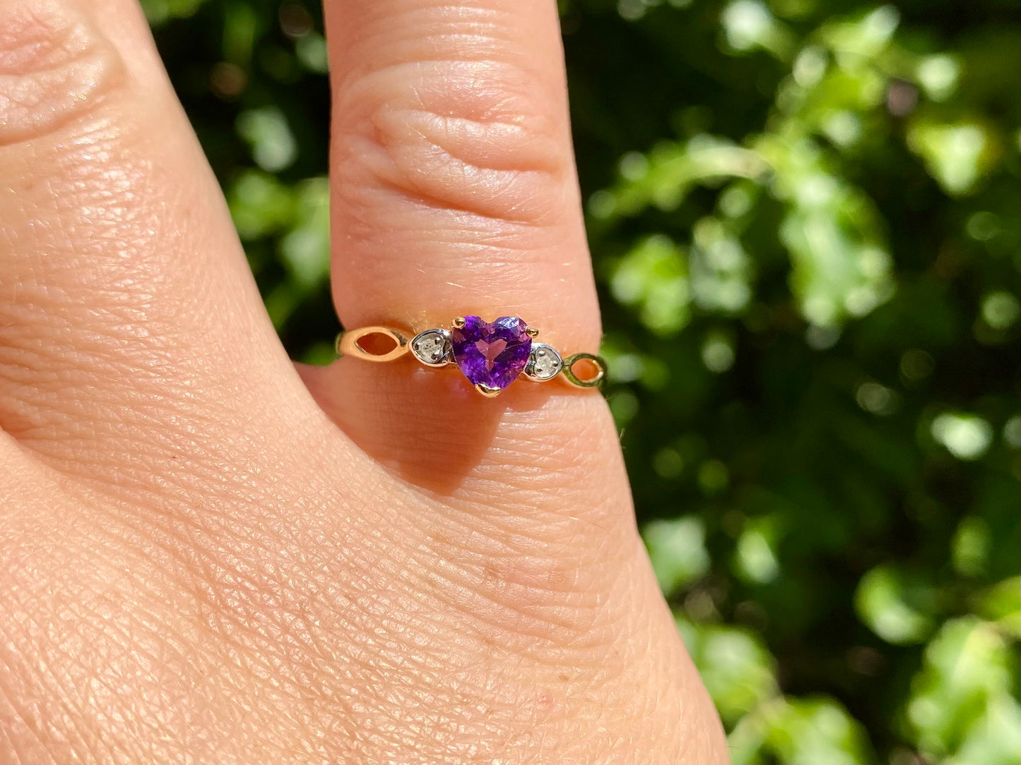 9ct Gold Amethyst & Diamond Heart Ring